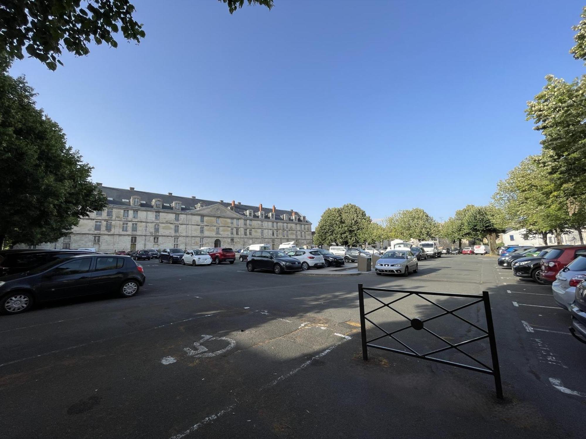 Chez Jean-Yves Et Zoe - La Dolce Vita - Au Calme, Tres Propre, Proche Parkings Niort Esterno foto